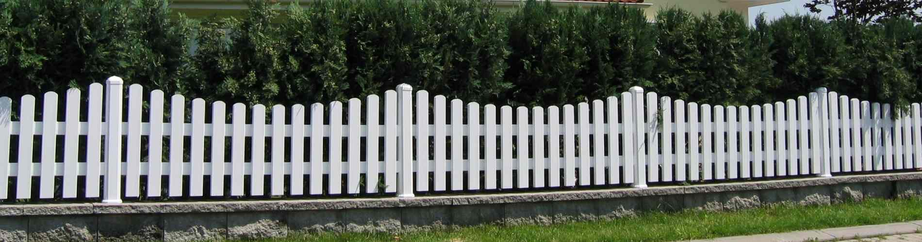 Gartenzaun mit Unterbogen