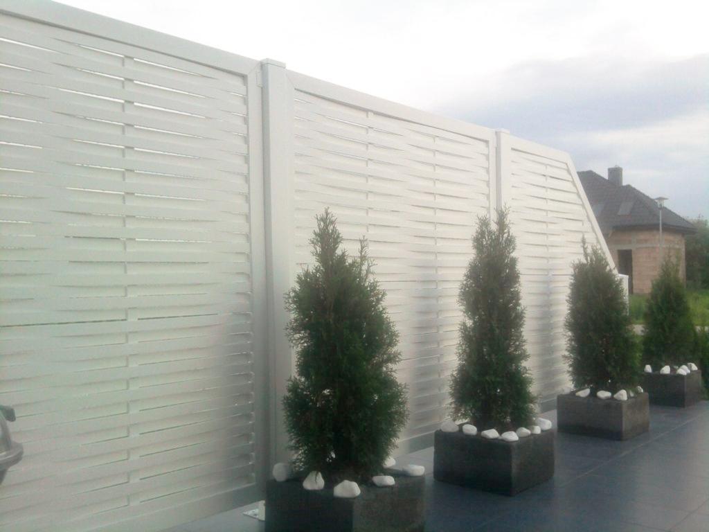 vollsichtschutz-weiss-geflochten image Sichtschutz Garten klassisch Weiß Geflochten